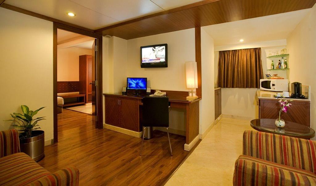 The President Hotel Bengaluru Zewnętrze zdjęcie