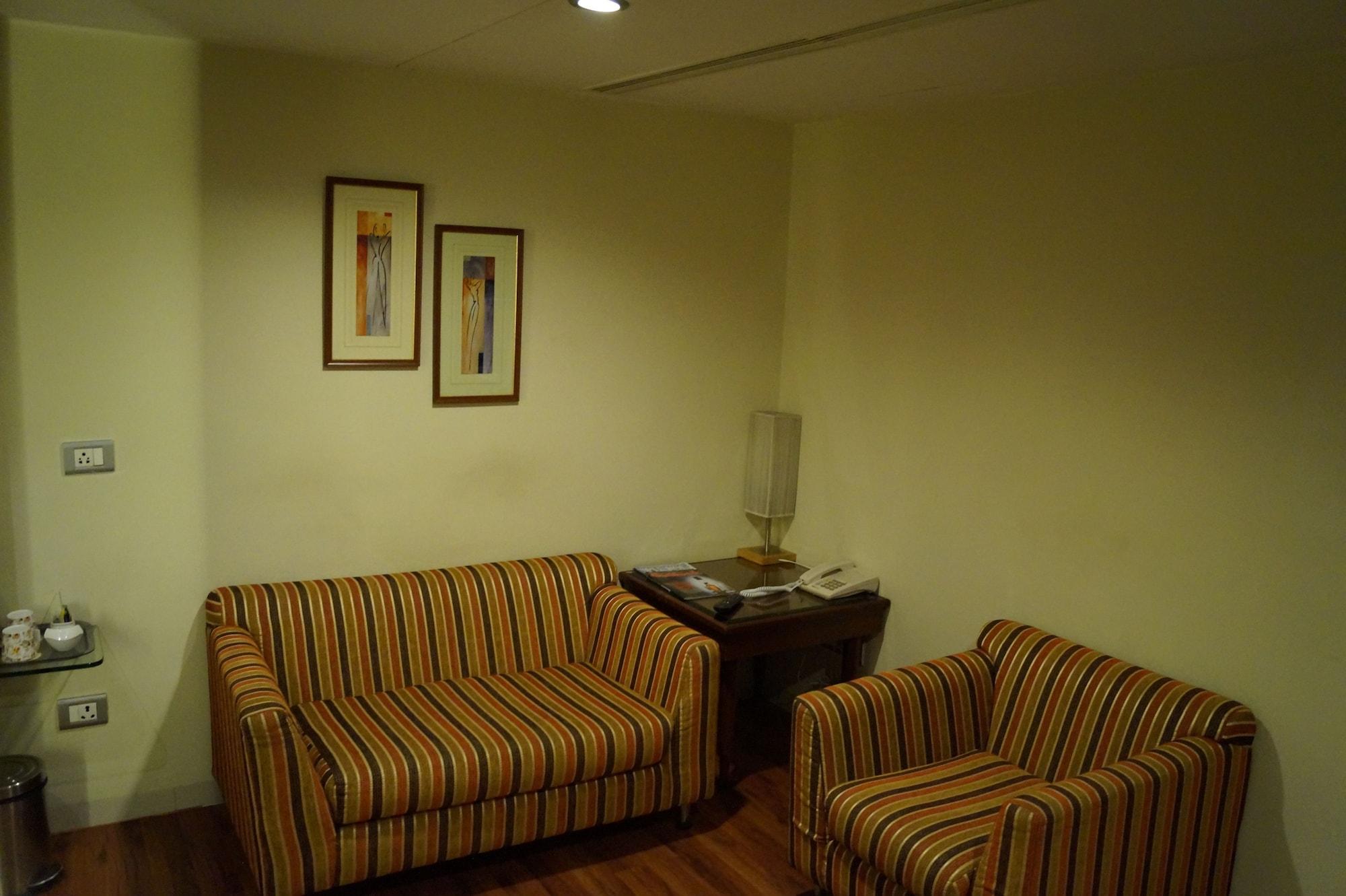 The President Hotel Bengaluru Zewnętrze zdjęcie
