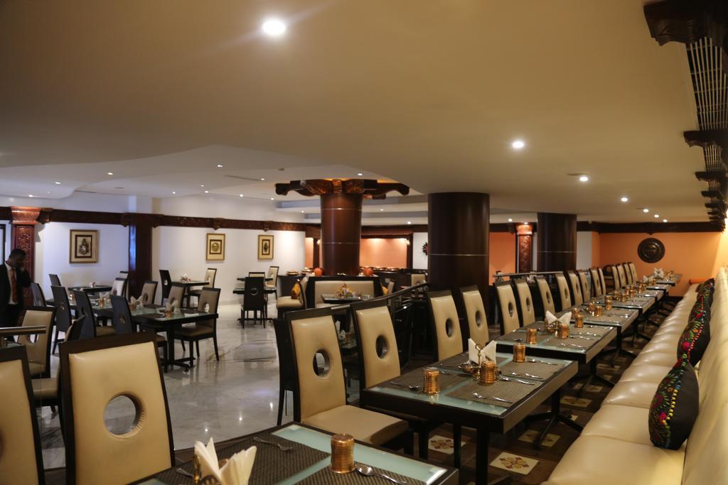 The President Hotel Bengaluru Zewnętrze zdjęcie