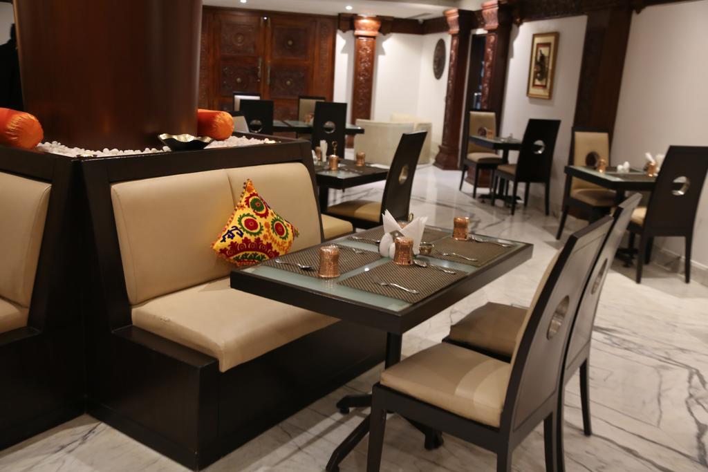 The President Hotel Bengaluru Zewnętrze zdjęcie