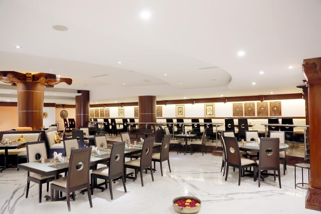 The President Hotel Bengaluru Zewnętrze zdjęcie