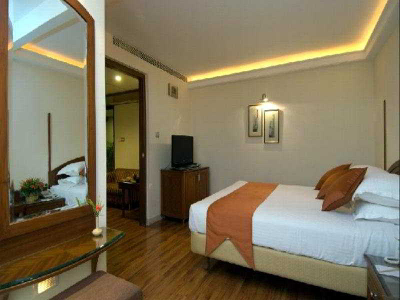 The President Hotel Bengaluru Zewnętrze zdjęcie