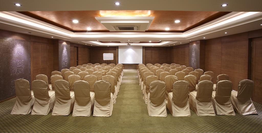 The President Hotel Bengaluru Zewnętrze zdjęcie