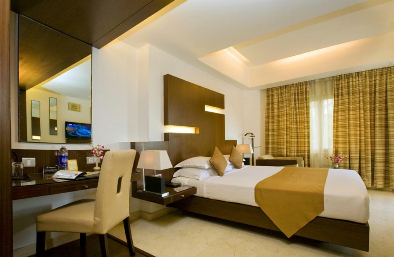 The President Hotel Bengaluru Zewnętrze zdjęcie